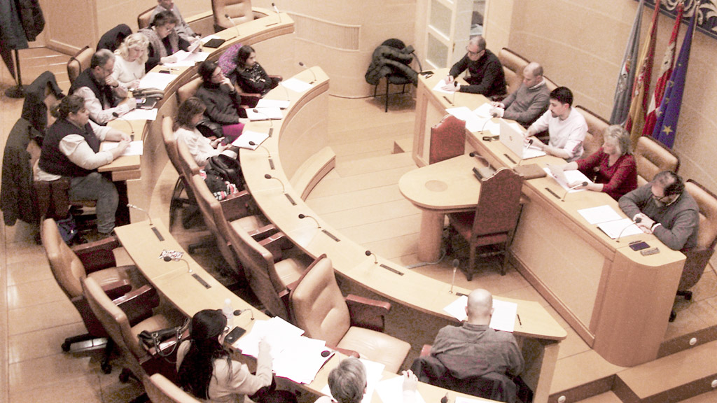Reunión del Consejo Escolar del municipio el pasado mes de enero en el Salón de Plenos del Ayuntamiento. / E. A.