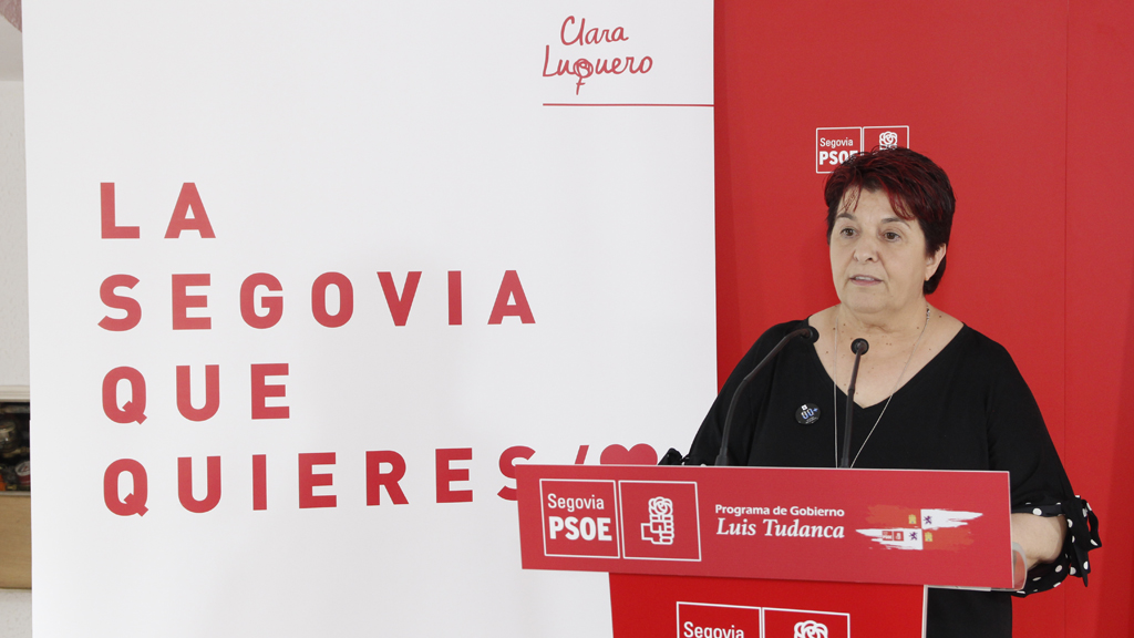 Clara Luquero presenta el lema para la próxima campaña: ‘Vivir Segovia’ 1 La candidata socialista, durante la presentación de la campaña. / nerea llorente
