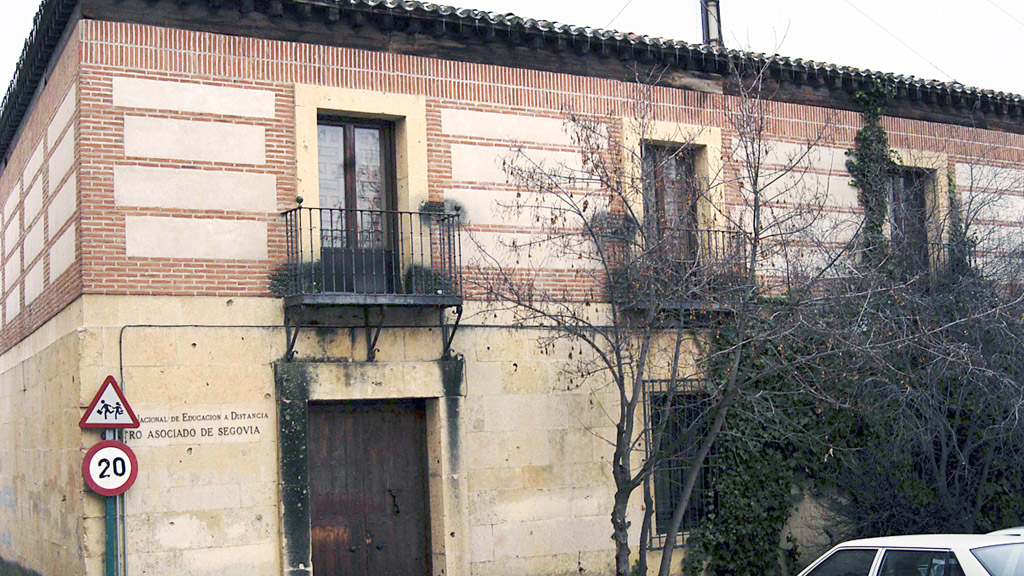 Las sesiones organizadas por la UNED (imagen) se realizarán en el salón de la  Diputación. /KAMARERO