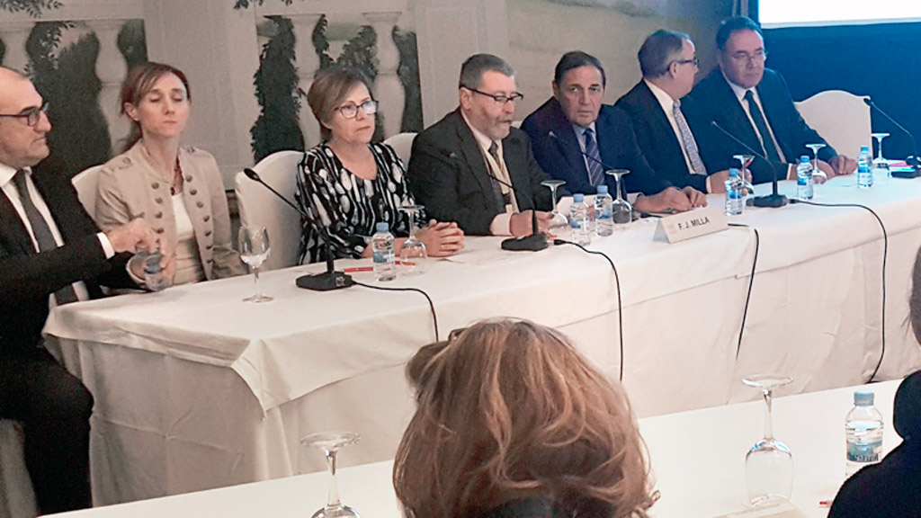 Imagen de la mesa presidencial del congreso inaugurado ayer. / el adelantado