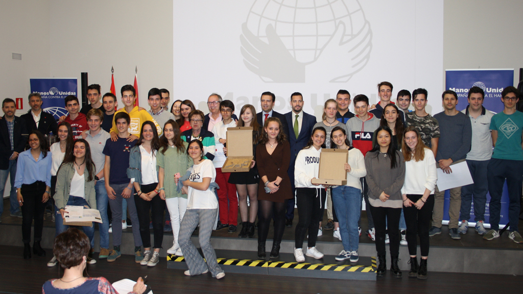 Participantes y premiados, en la entrega de los galardones que tuvo lugar en la Biblioteca Pública.