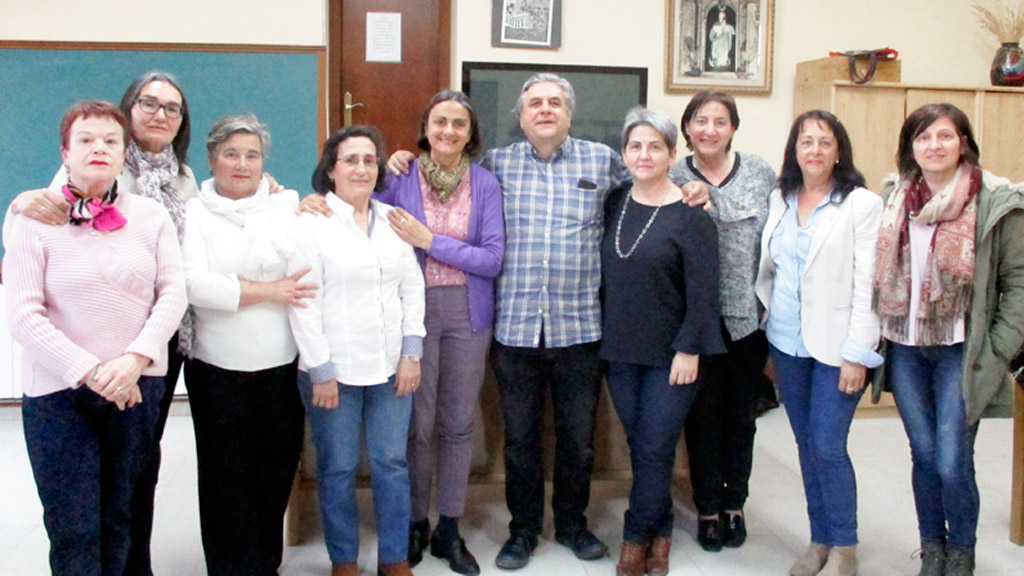 Al finalizar, las asistentes realizaron una serie de preguntas al doctor.