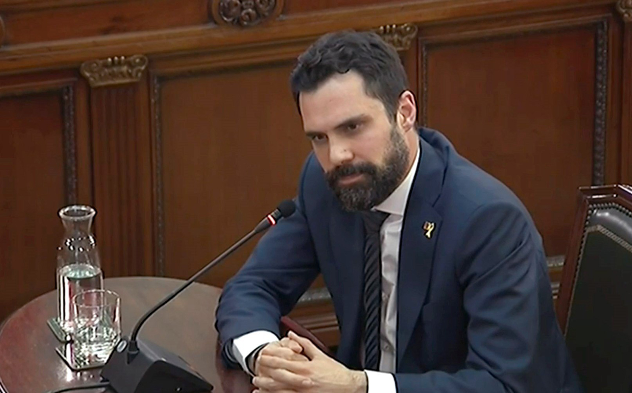 El presidente del Parlamento catalán, Roger Torrent, en su comparecencia.