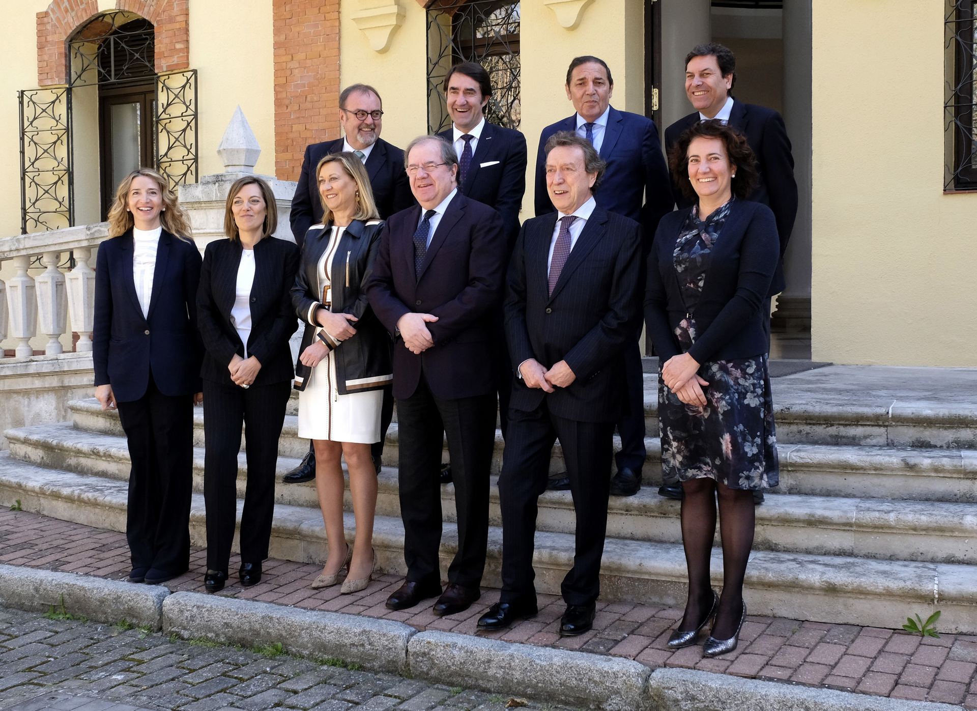 Marcos y García cesarán hoy en sus funciones de consejeras para concurrir en las listas al Congreso. / Europa press