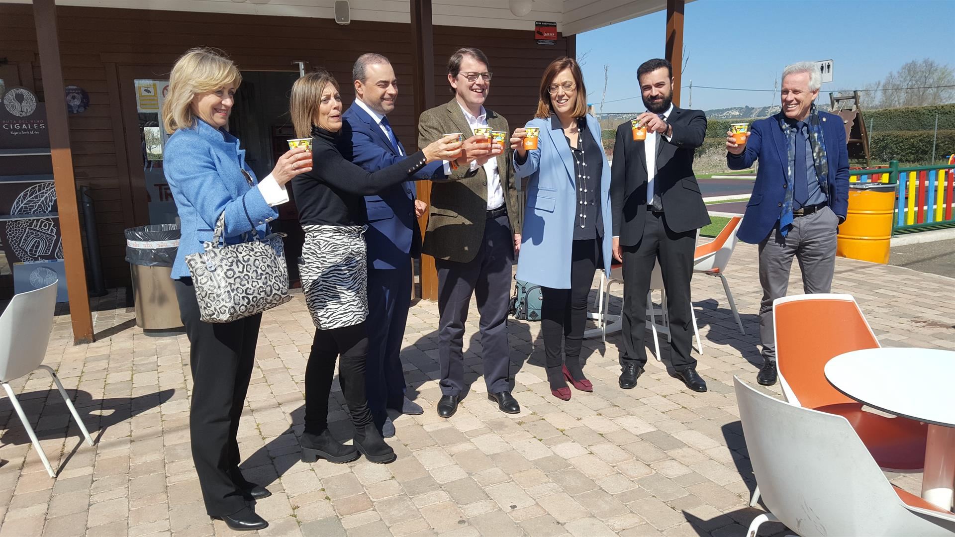 Mañueco destaca el apoyo al sector productivo de los gobiernos del PP 1 El presidente del PP de Castilla y León, Alfonso Fernández Mañueco (c). / Europa press