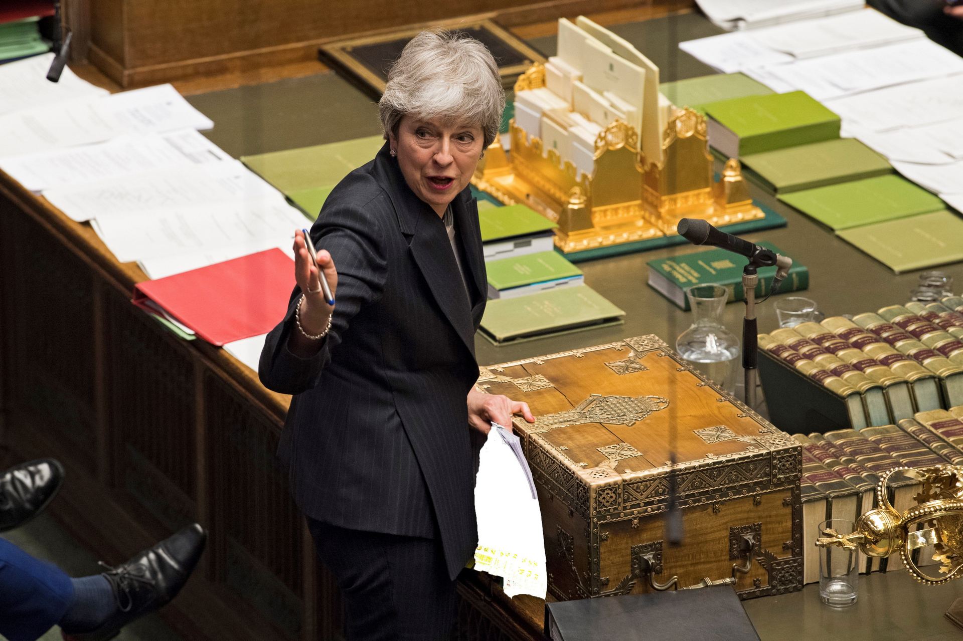 La primera ministra del Reino Unido, Theresa May, solicita formalmente al bloque europeo una prórroga del brexit.