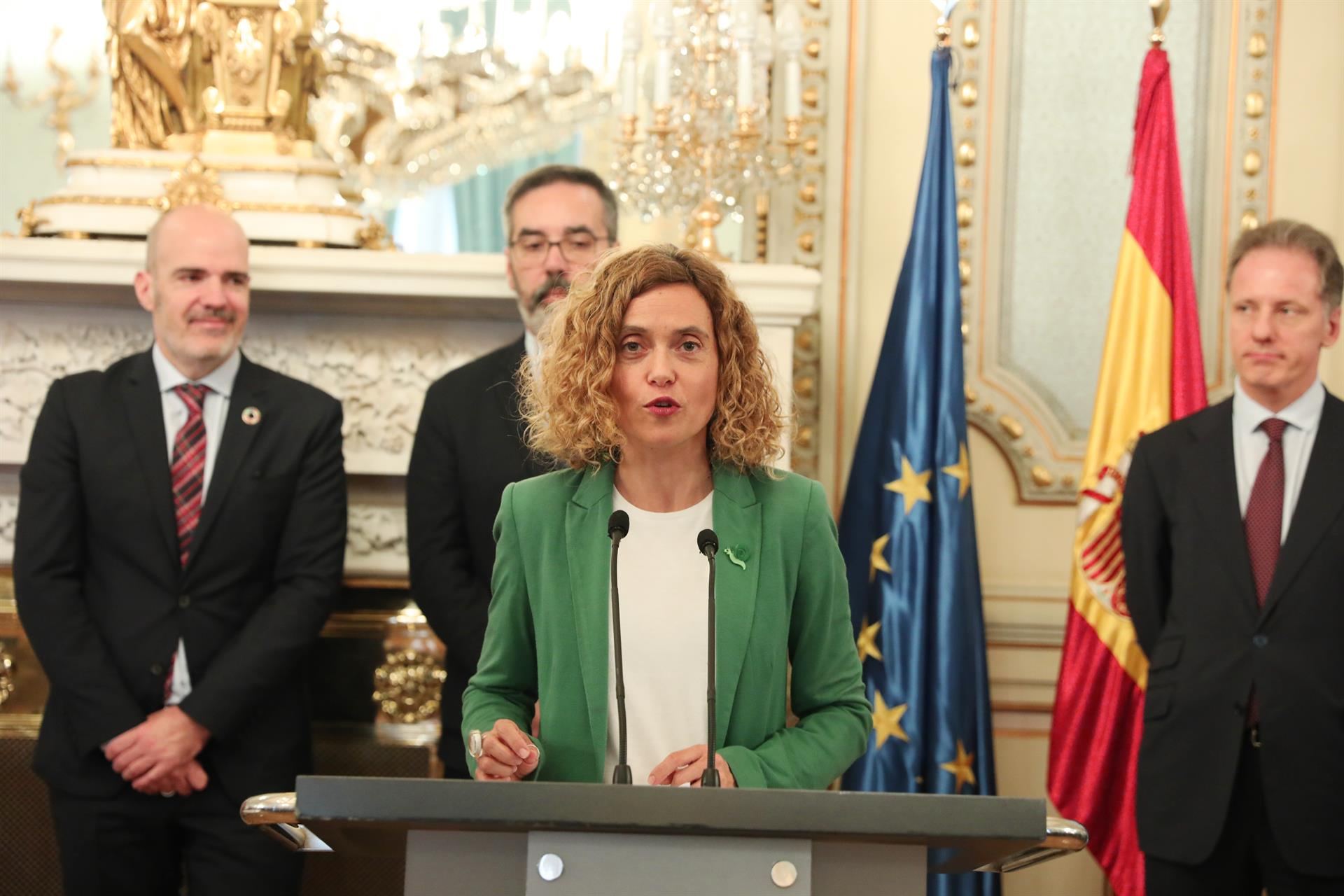 La oferta asciende a 31.000 plazas y se aprobará en Consejo de Ministros. / E. P.