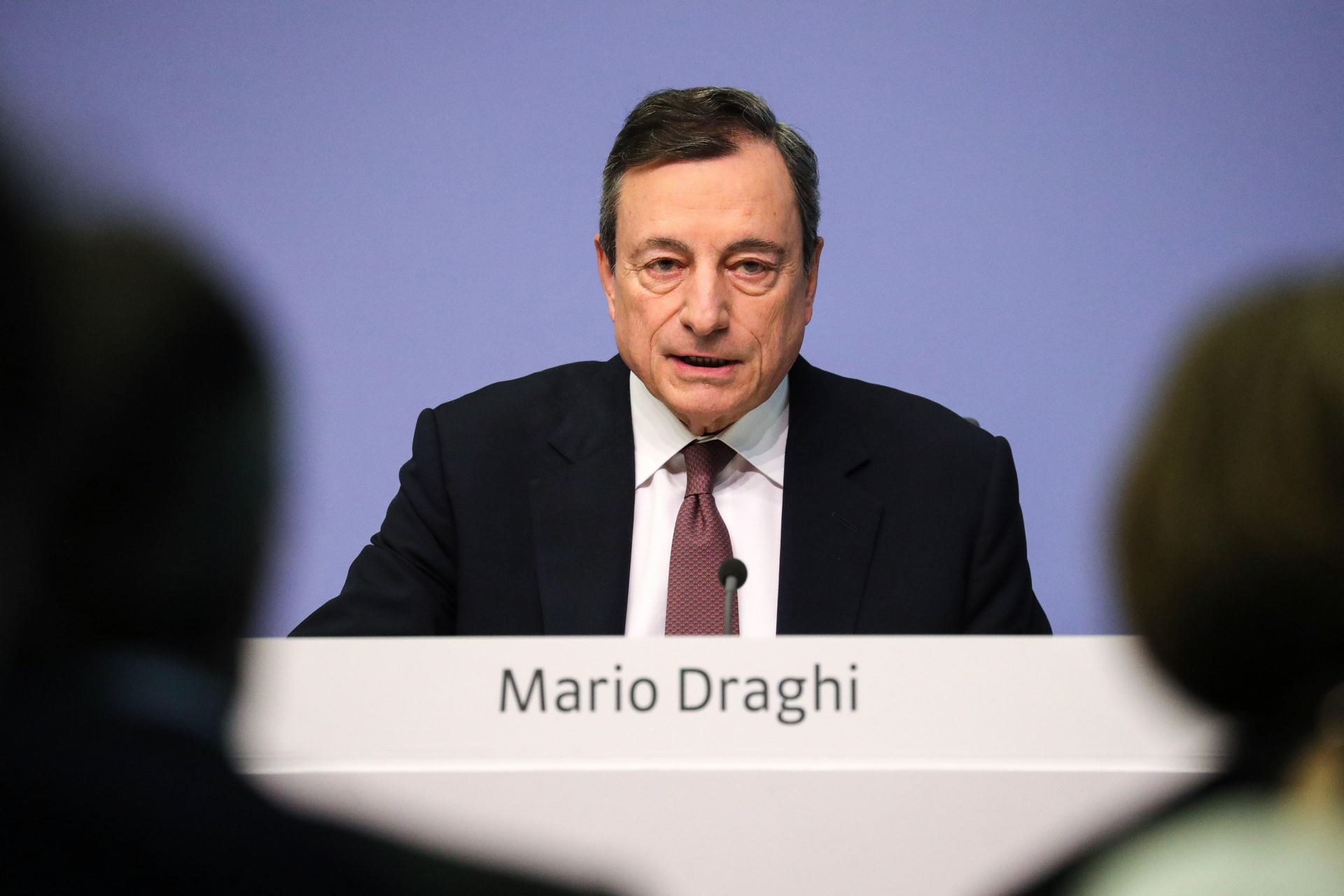 El presidente del Banco Central Europeo (BCE) , Mario Draghi, en rueda de prensa. / efe
