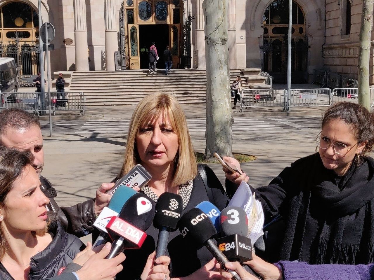 En la imagen, la abogada de Tomás Pardo, quien reconoció haber violado y apuñalado a una mujer en 2016.