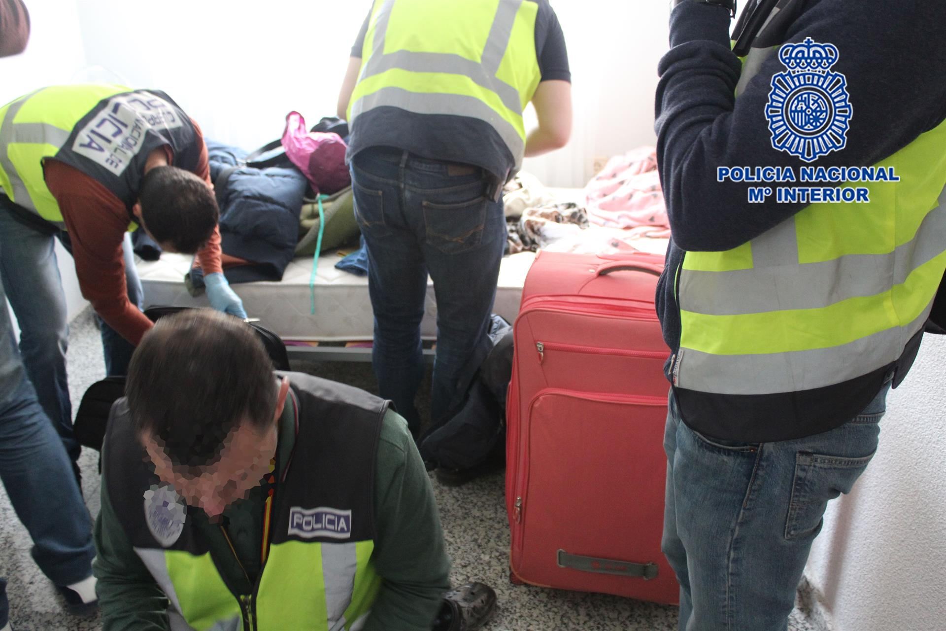 La explotación sexual se llevaba a cabo en varios pisos-prostíbulos.