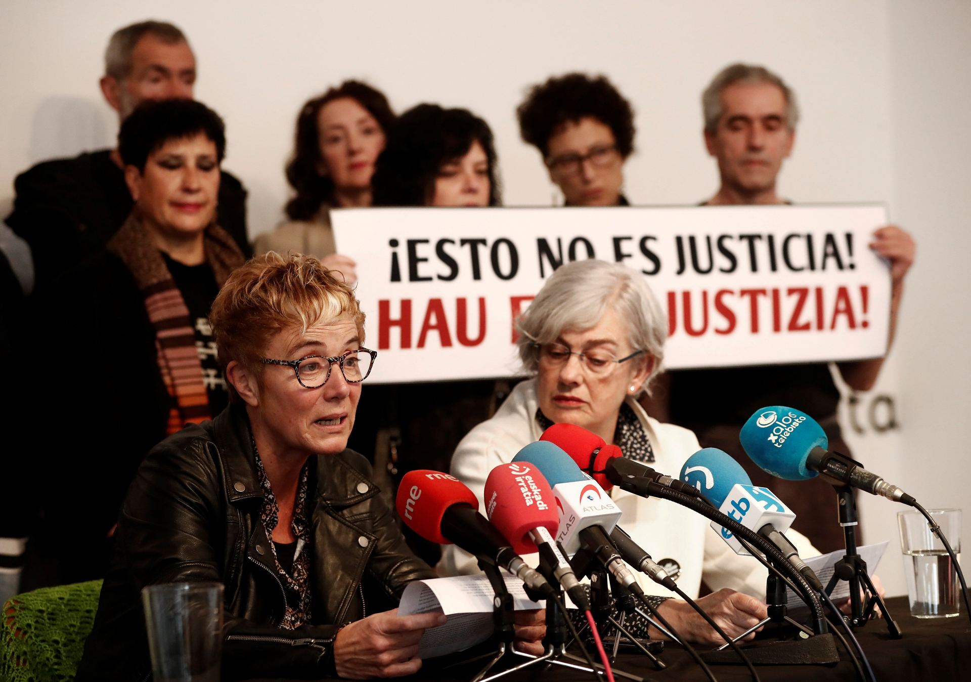 Rueda de prensa ofrecida por los familiares de los condenados de Alsasua.