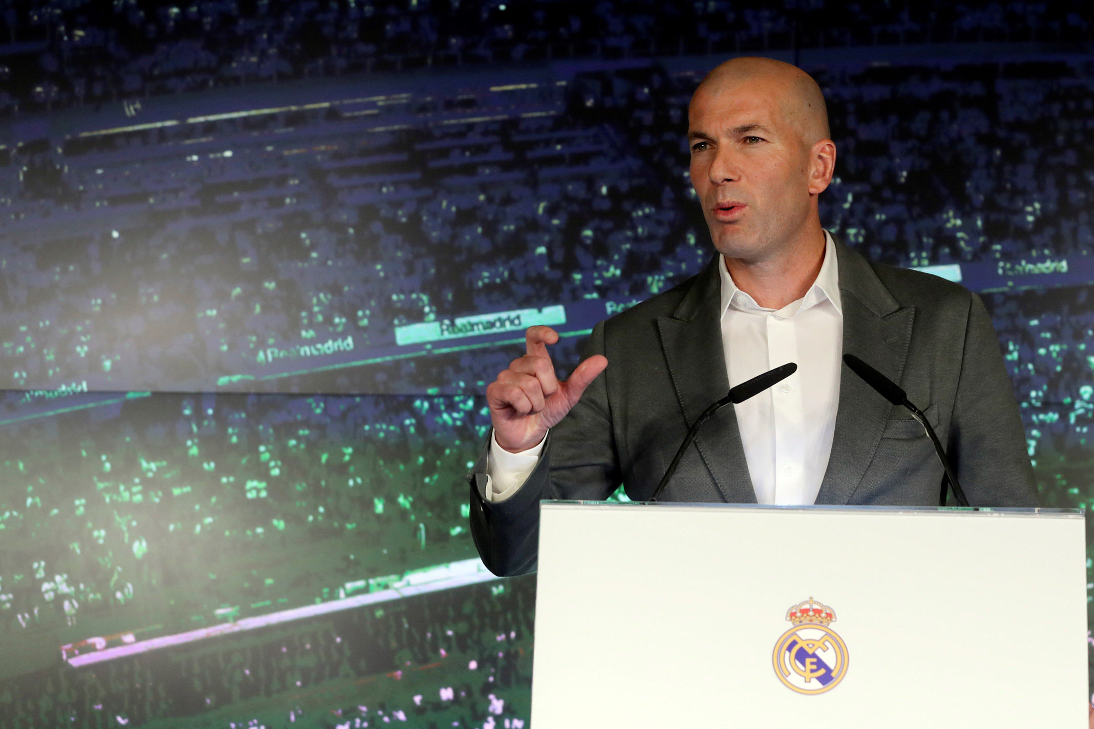 Zidane: “Quiero poner otra vez a este club donde tiene que estar” 1 Zinedine Zidane, durante su presentación como nuevo entrenador del Real Madrid hasta junio de 2022.