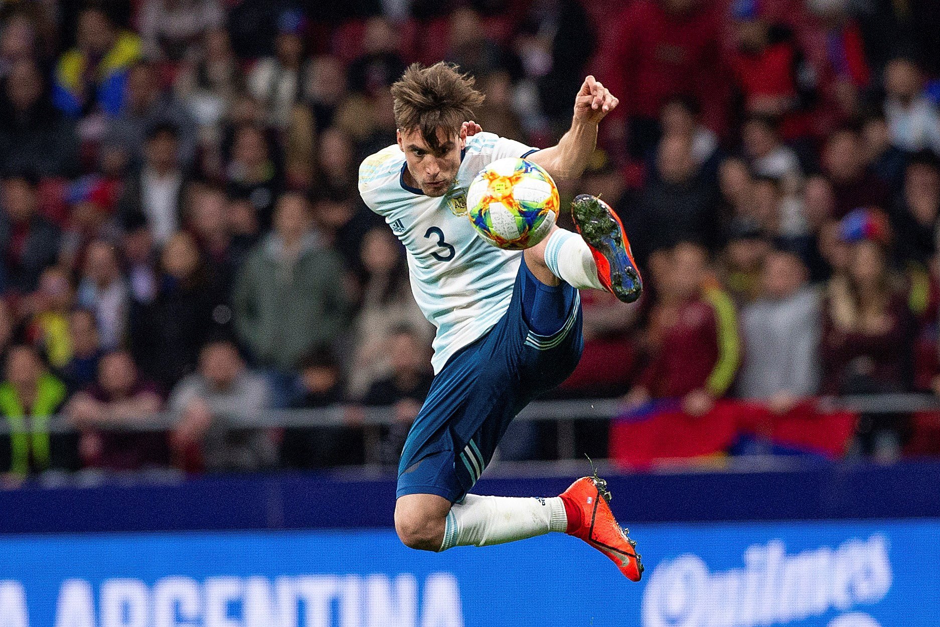 Nicolás Taglifico, lateral izquierdo del Ajax y la selección argentina, suena como refuerzo colchonero.