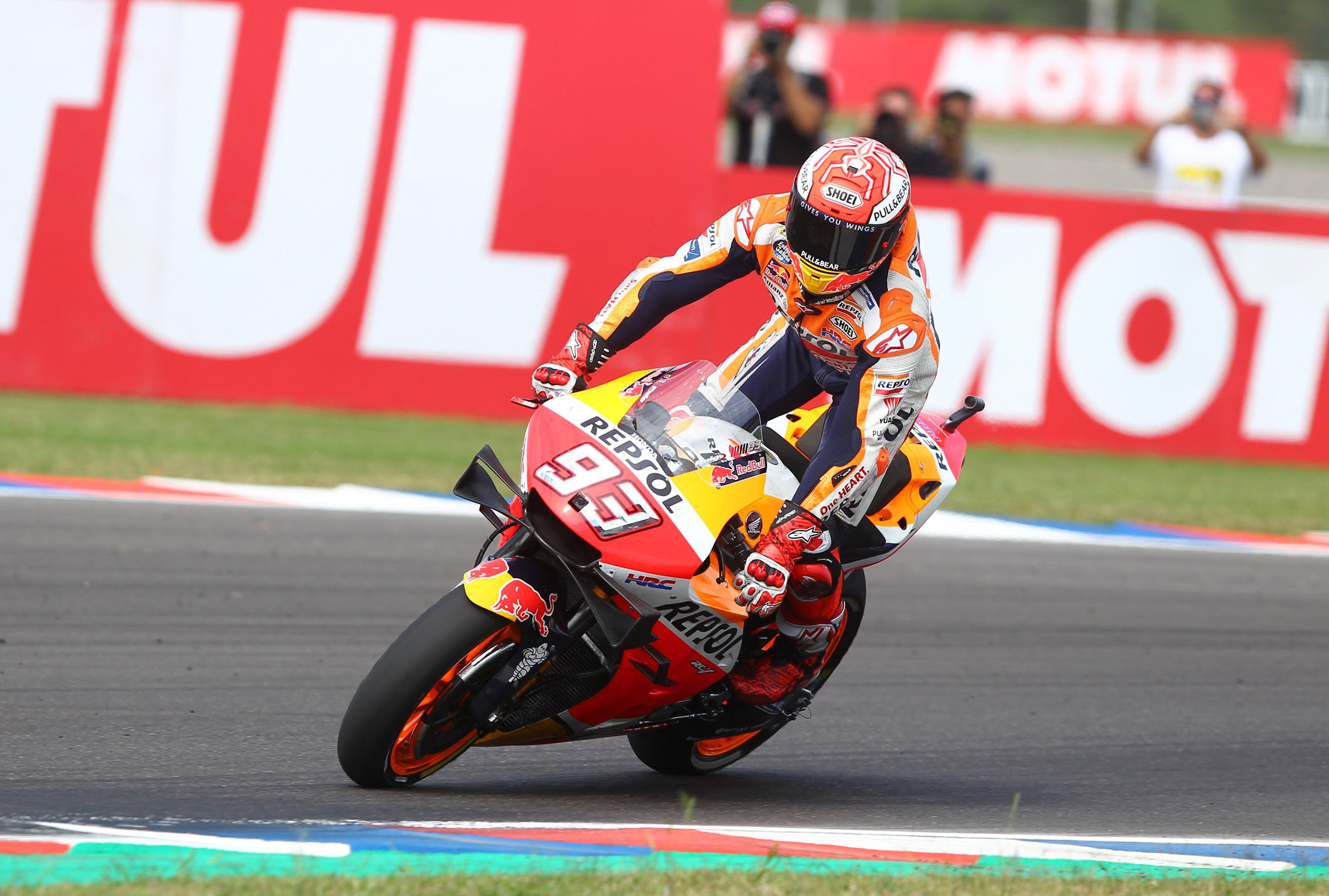 Marc Márquez logró una plácida victoria en Termas de Río Hondo.