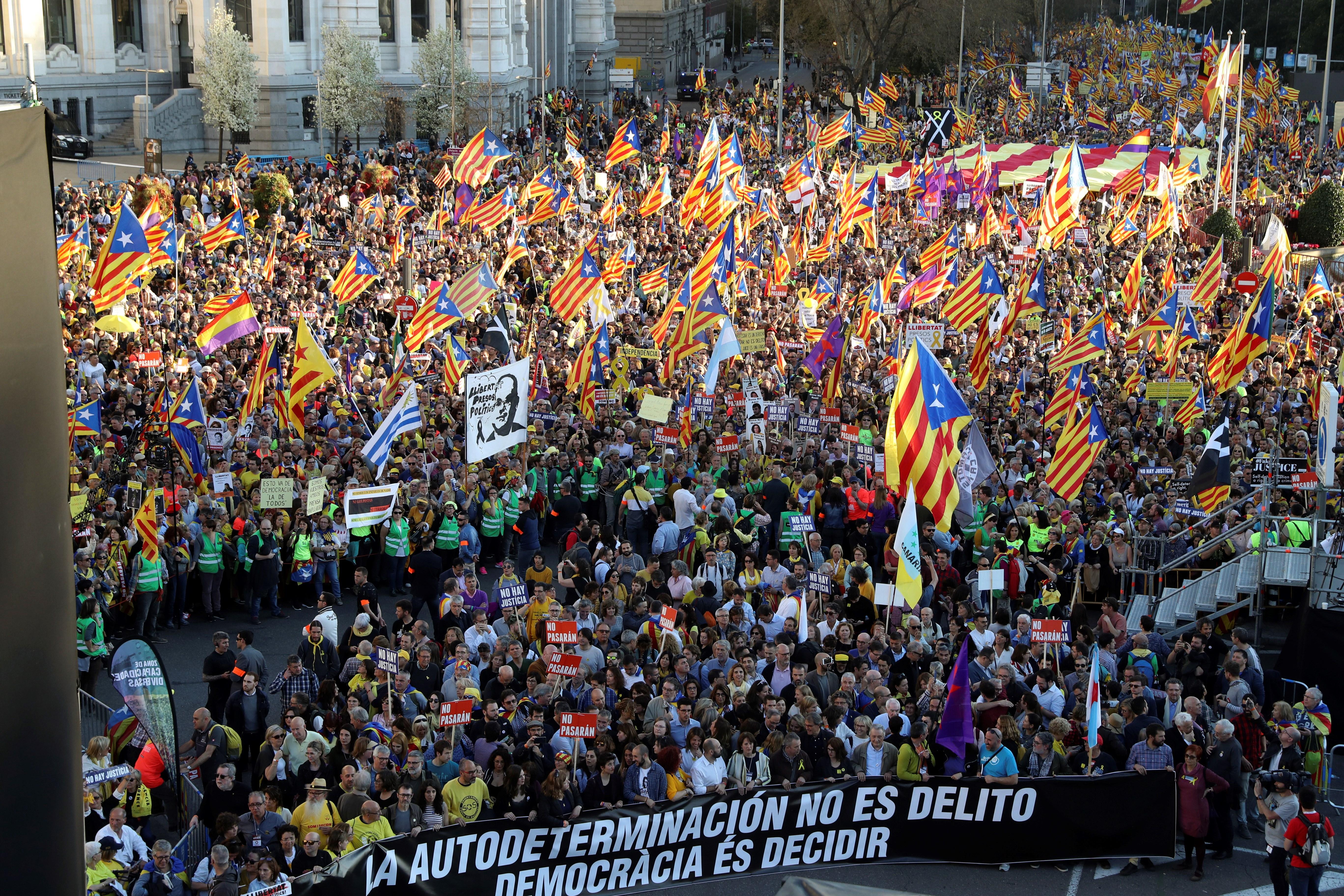 La manifestación recorrió las calles de la capital de España bajo el lema ‘La autodeterminación no es delito’.