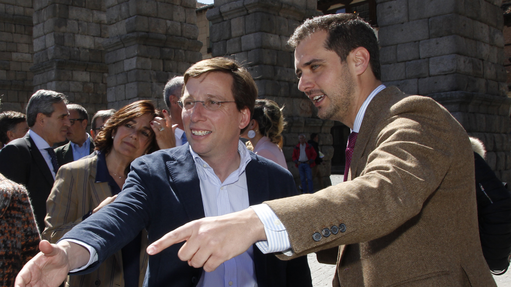 Martínez-Almeida y Pablo Pérez, a los pies del Acueducto. / Nerea Llorente