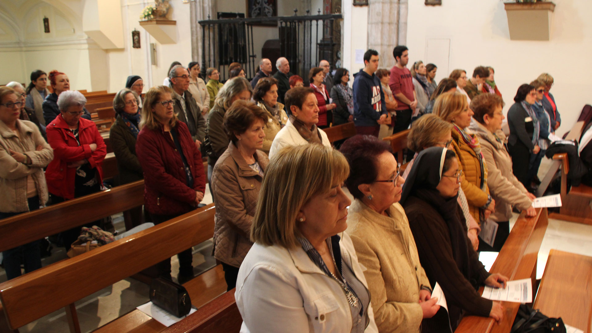 Encuentro de catequistas de la Diócesis en la eucaristía presidida por el obispo.