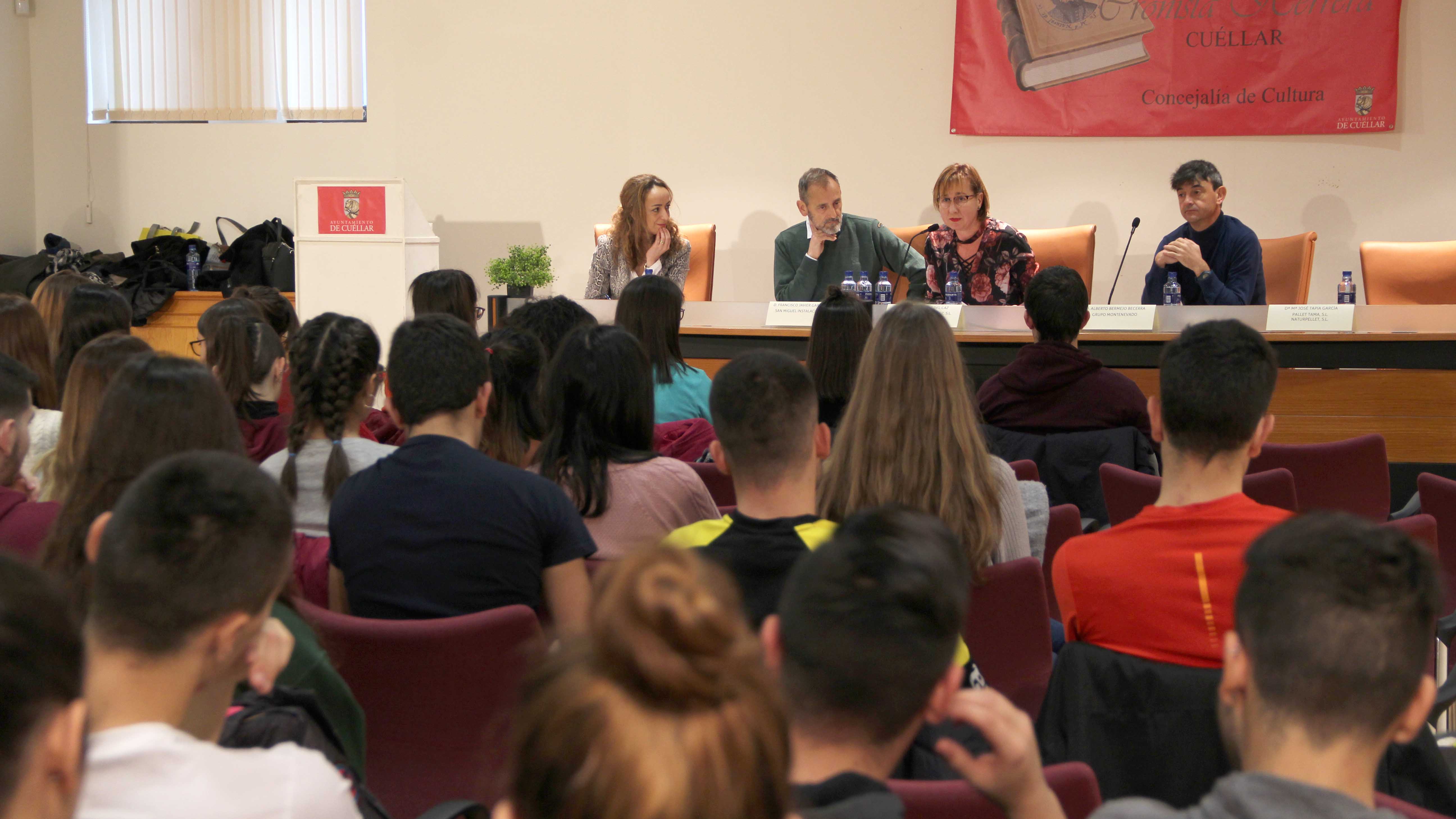 Encuentro entre empresarios y jóvenes de Cuéllar y comarca organizado en diciembre por Honorse.