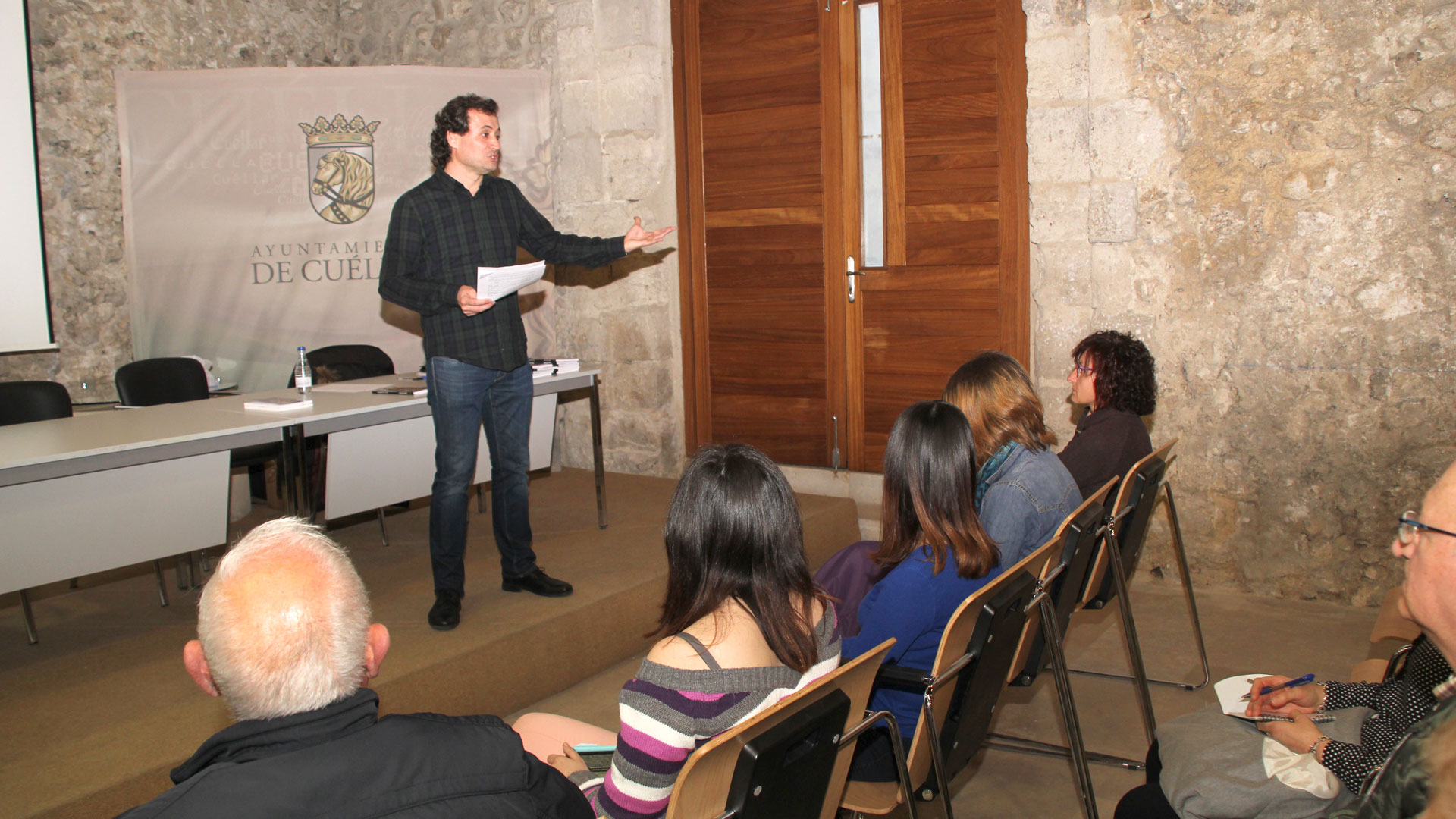 Marcos Núñez en la presentación de su libro en Cuéllar.
