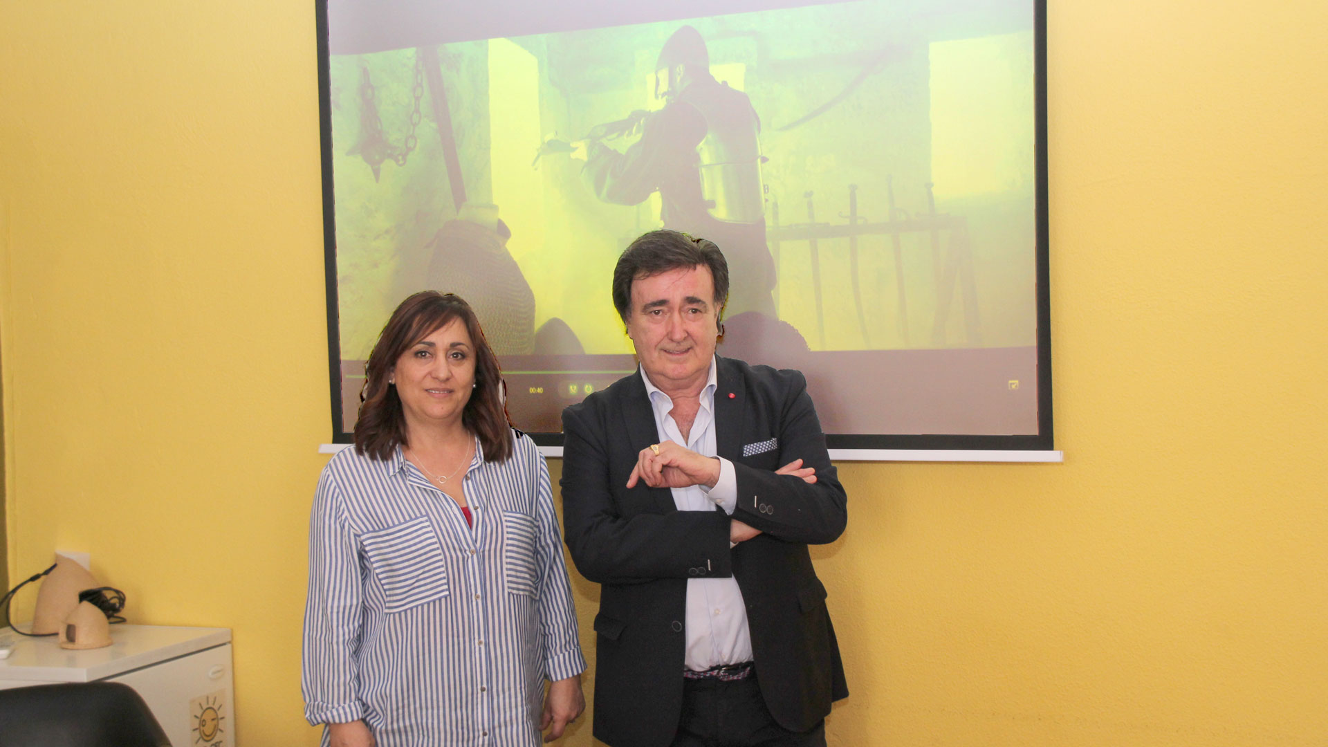 Nuria Fernández y el alcalde en la presentación del spot./c. núñez