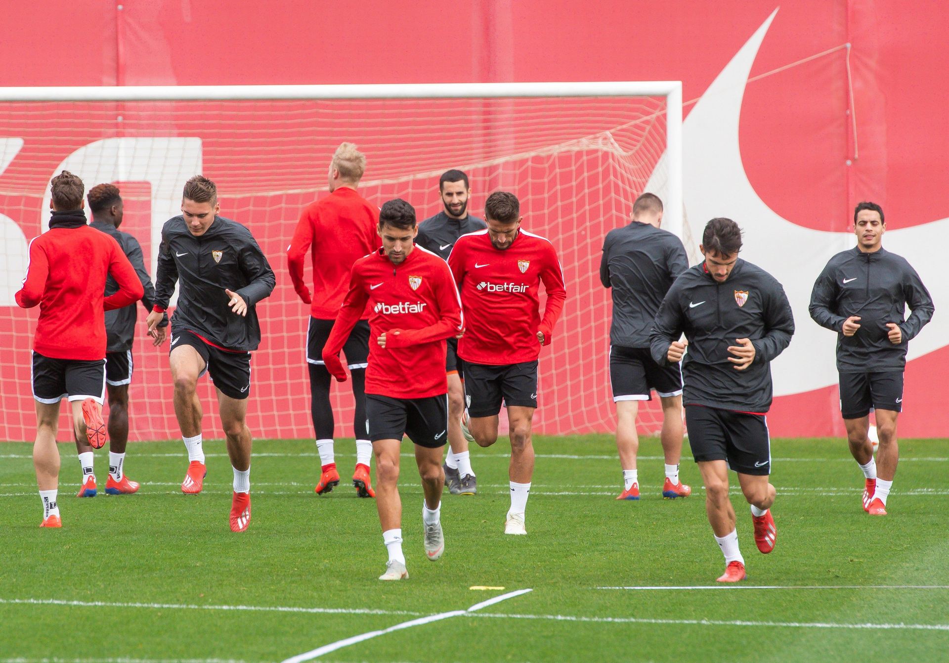 Los jugadores del Sevilla esperan hacer valer su fortaleza europea en casa.