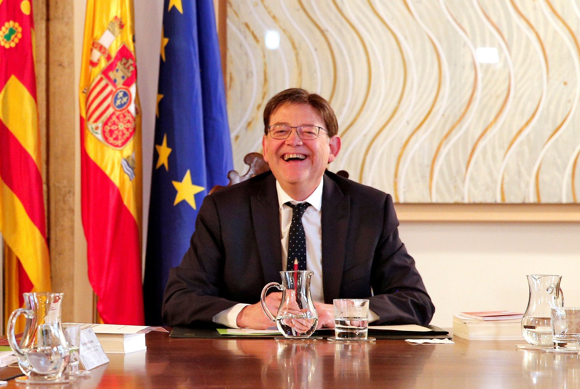 Ximo Puig preside la reunión extraordinaria del pleno del Consell.