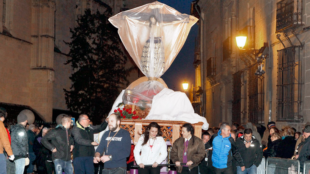 El pasado año la procesión de Los Pasos tuvo que suspenderse./ KAMARERO