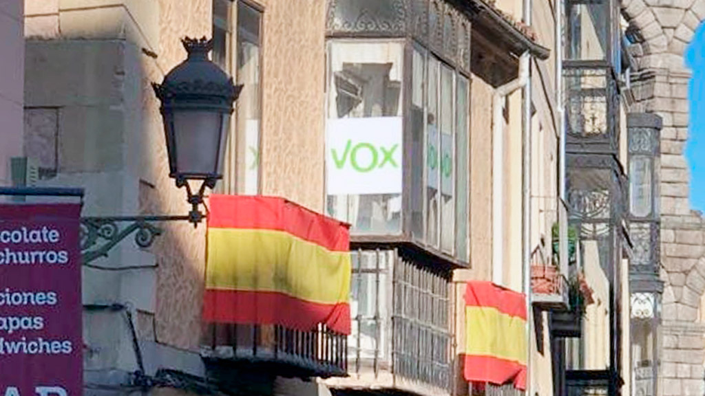 El PSOE denuncia ante la Junta Electoral la colocación de carteles de Vox 1 Imagen de los carteles que ya han sido retirados. / el adelantado