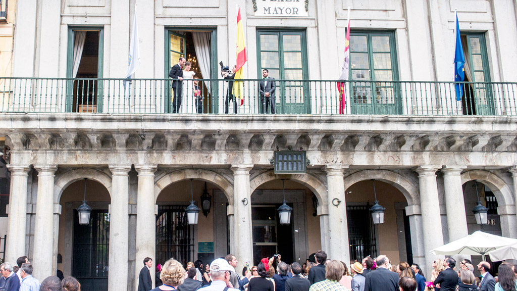 Una de las parejas que ha celebrado su boda civil en el Ayuntamiento durante el actual mandato corporativo. / Kamarero