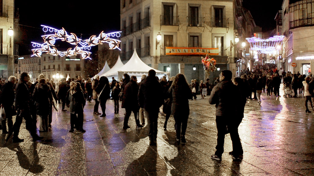 Más de un 64% de los comerciantes encuestados considera que el número de arcos navideños es insuficiente. / Nerea Llorente