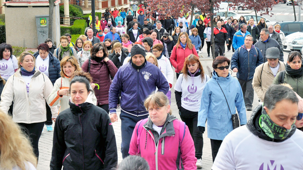 Los participantes recorrieron las parroquias cofrades./KAMARERO