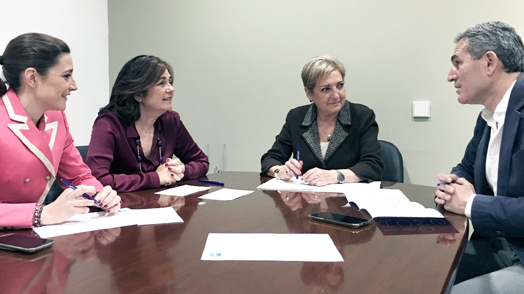 Los candidatos del PP al Congreso y al Senado, reunidos tras la presentación de su programa electoral. / El Adelantado
