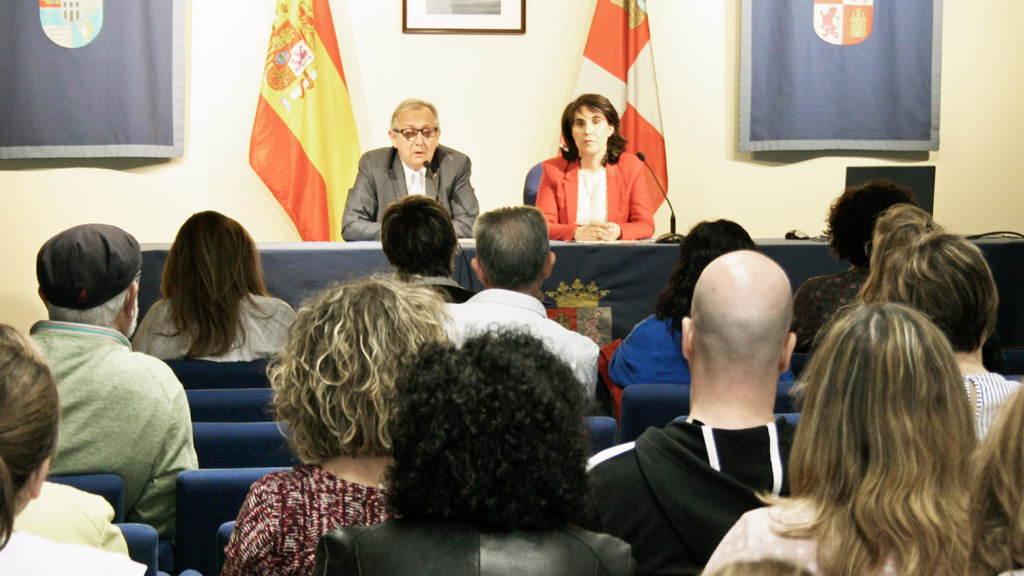 El delegado territorial, Javier López-Escobar, preside la jornada de formación a los funcionarios. / El Adelantado