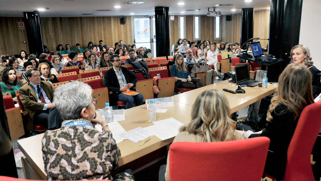 Reunión multidisciplinar sobre el manejo de los casos de cáncer de ovario. / KAMARERO