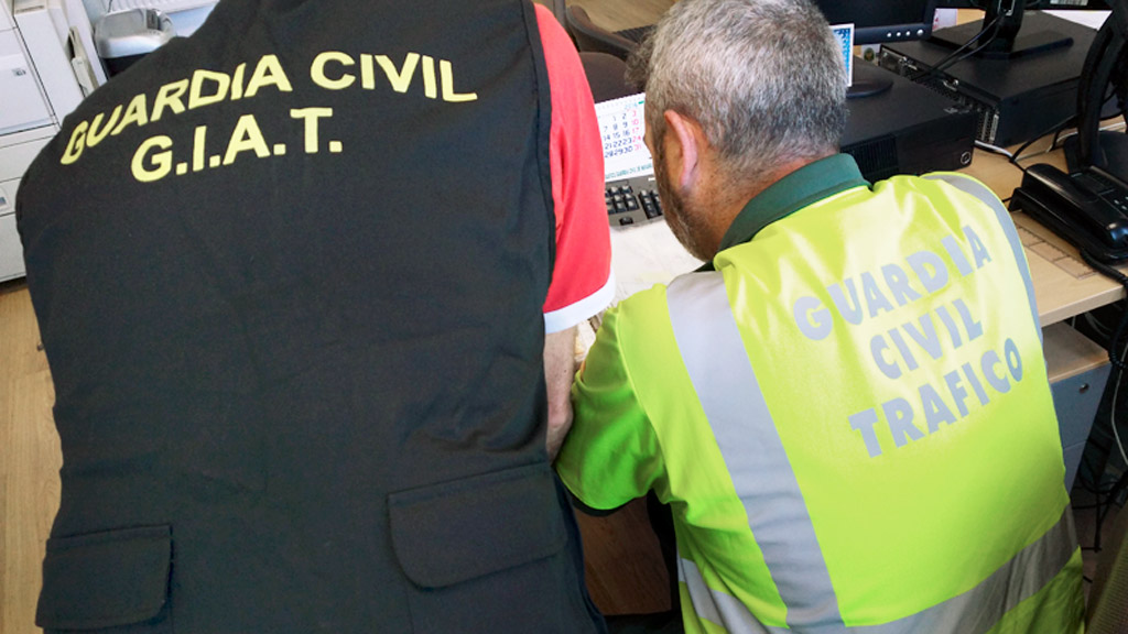 Los agentes detectaron hasta 86 casos de manipulación de vehículos. / E. A.