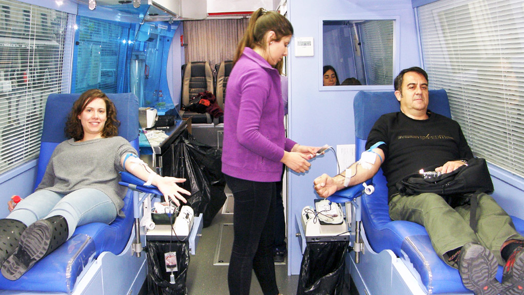 El autobús del Chemcyl ha recogido 144 donaciones los días 24 y 25 de abril en las jornadas ‘Segovia por la vida’. / E. A.