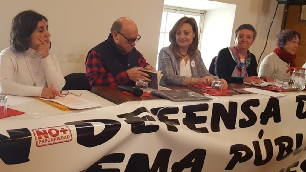 Un momento del debate celebrado con los representantes vecinales. / el adelantado