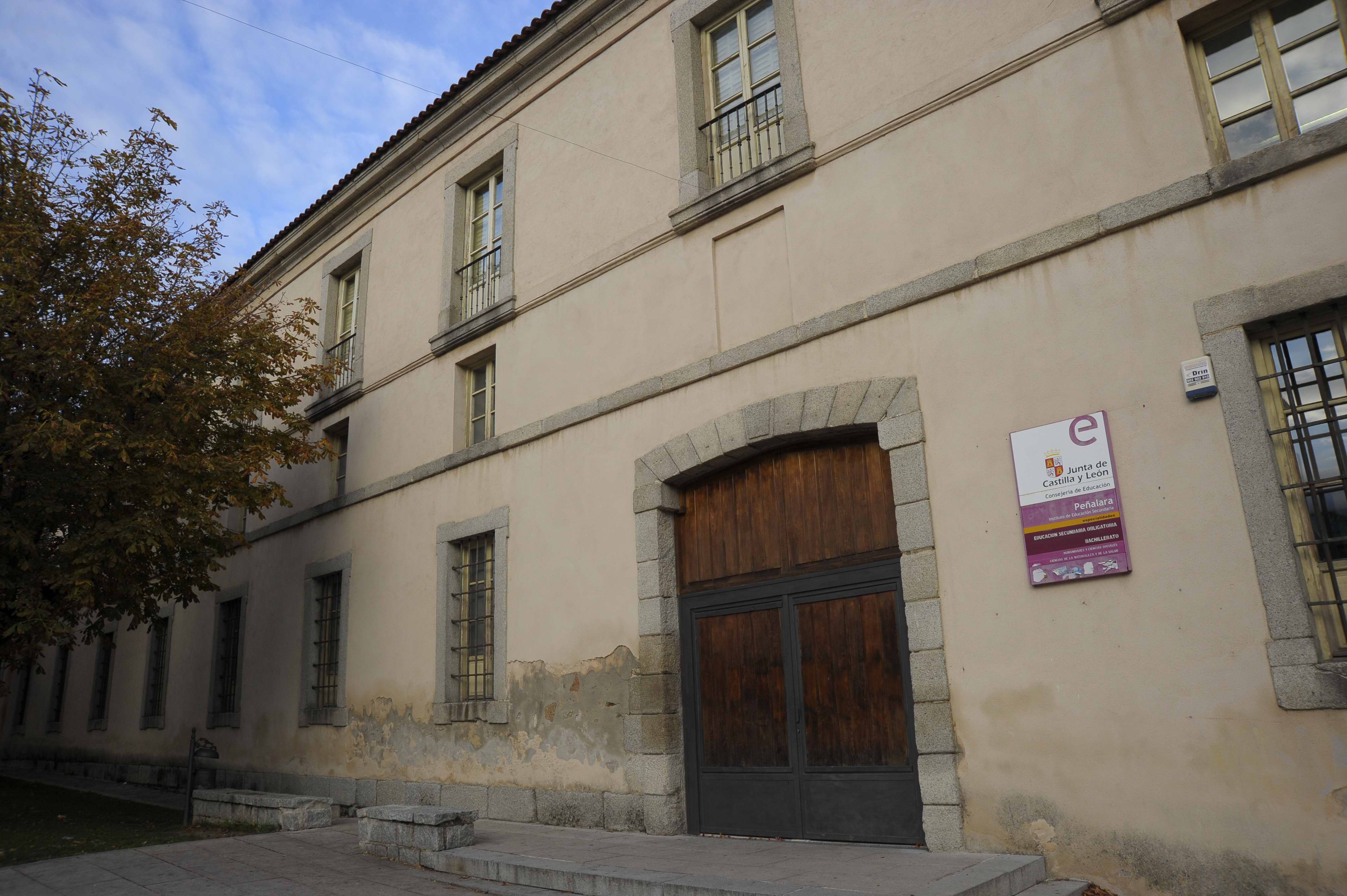 Fachada del IES Peñalara./KAMARERO