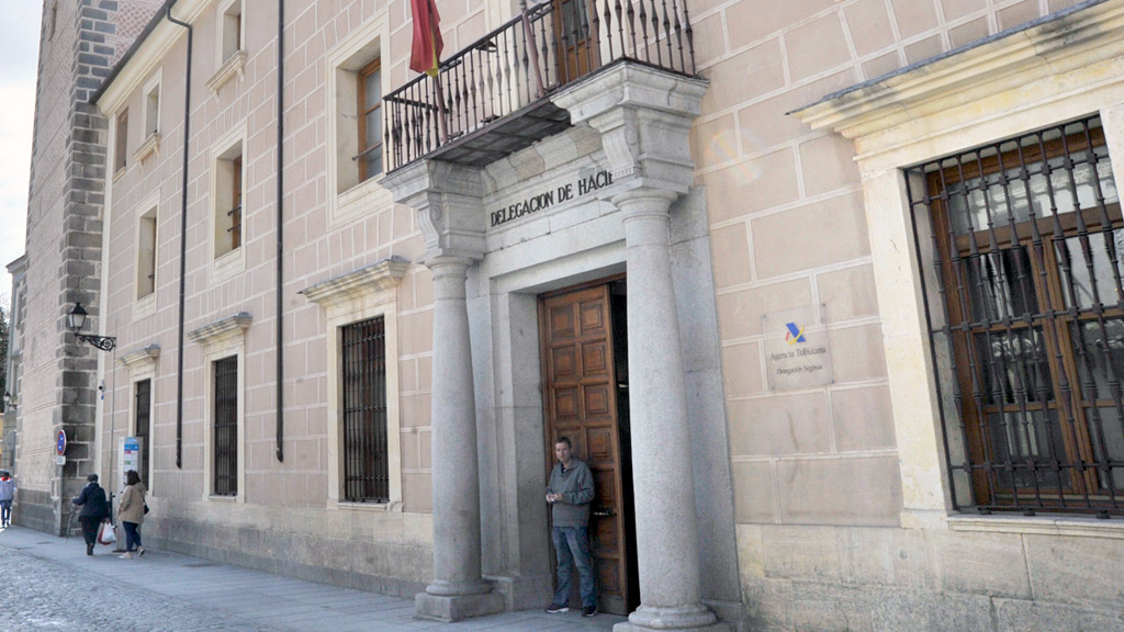 Fachada de la Delegación de Hacienda en Segovia. / Kamarero