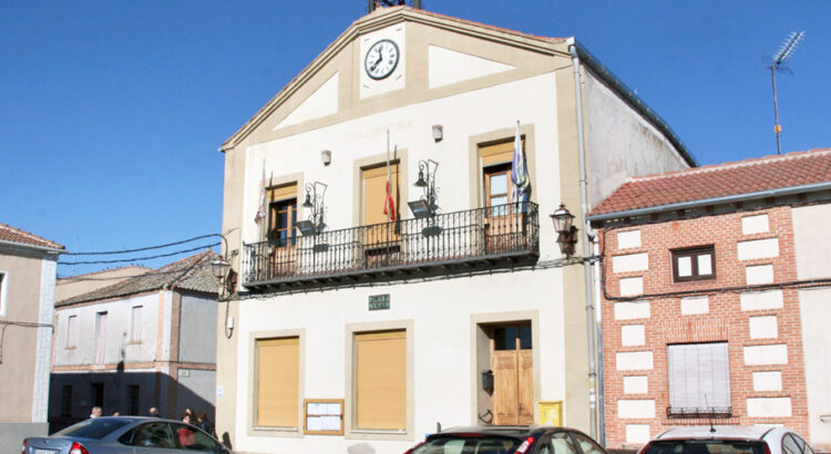 Fachada del Ayuntamiento de San Martín y Mudrián. / F.D.