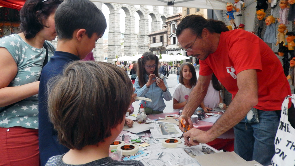 Taller de Gabriel Belloni en el Azoguejo, en una edición pasada. / E. A.