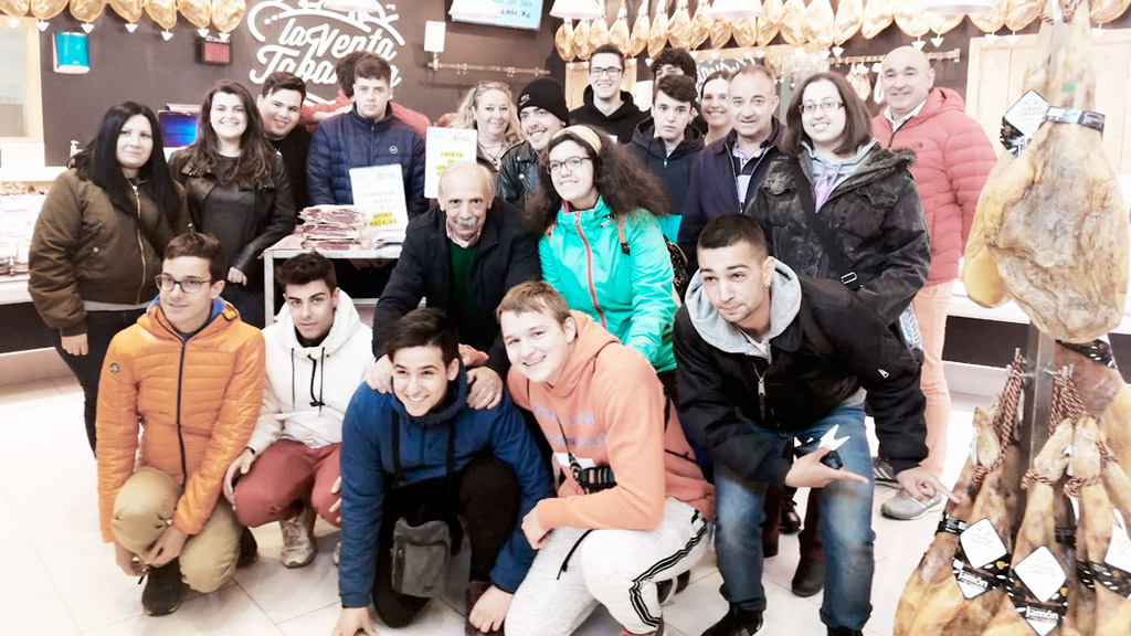 Los alumnos del centro segoviano, en las instalaciones de Venta Tabanera. / L.M.