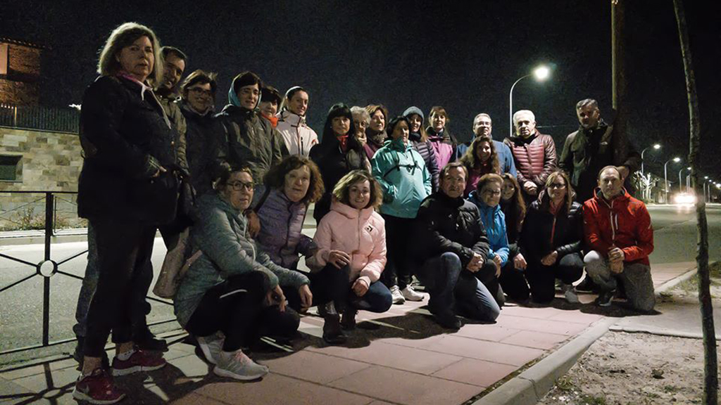Participantes de la marcha de gusano.