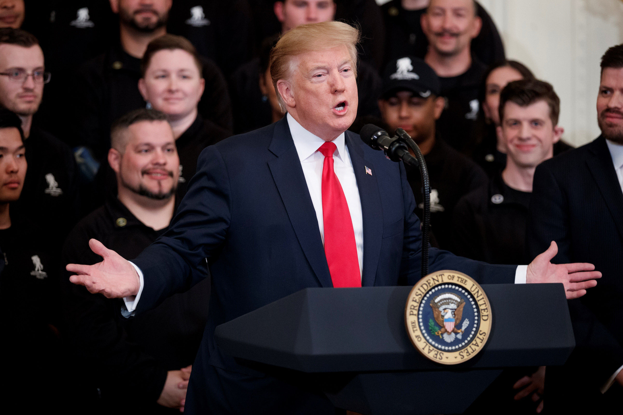 Donald Trump pronuncia un discurso durante una ceremonia del Proyecto Herido del Guerrero, en la Casa Blanca.