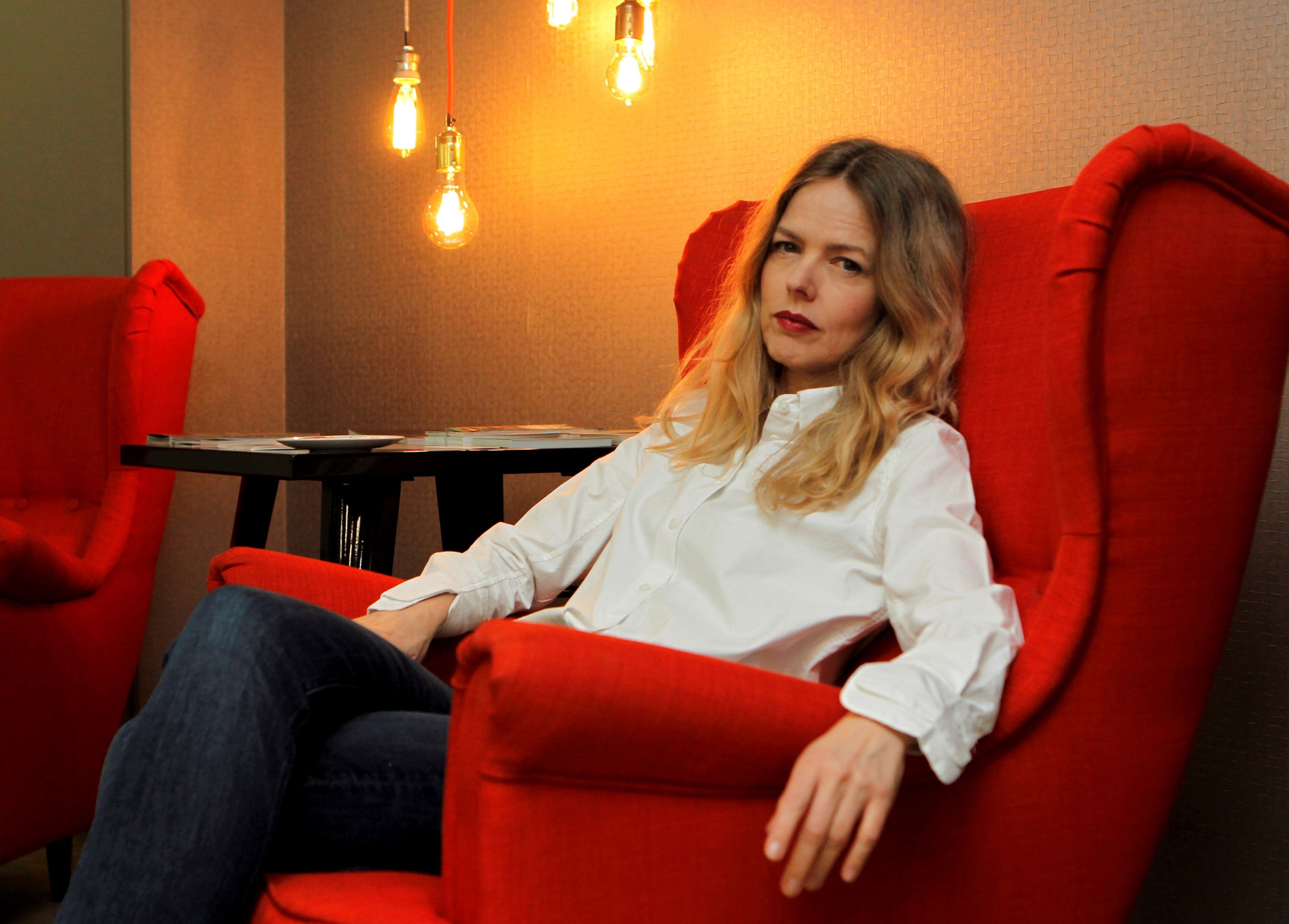 La cantante, y ahora escritora, Christina Rosenvinge asegura que el machismo en la música está “en todas partes”.