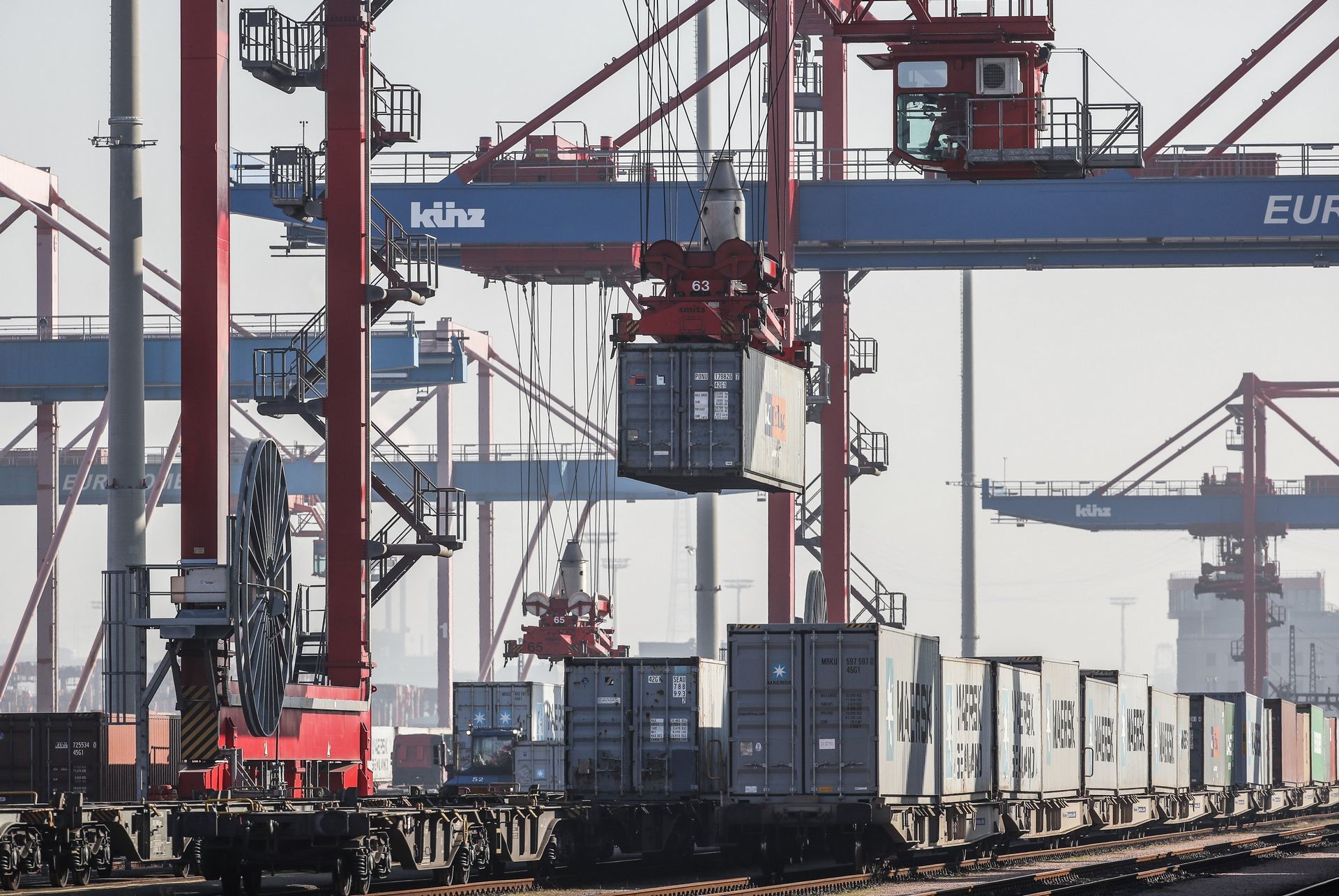 El FMI revisa especialmente a la baja sus previsiones para Alemania e Italia. / efe