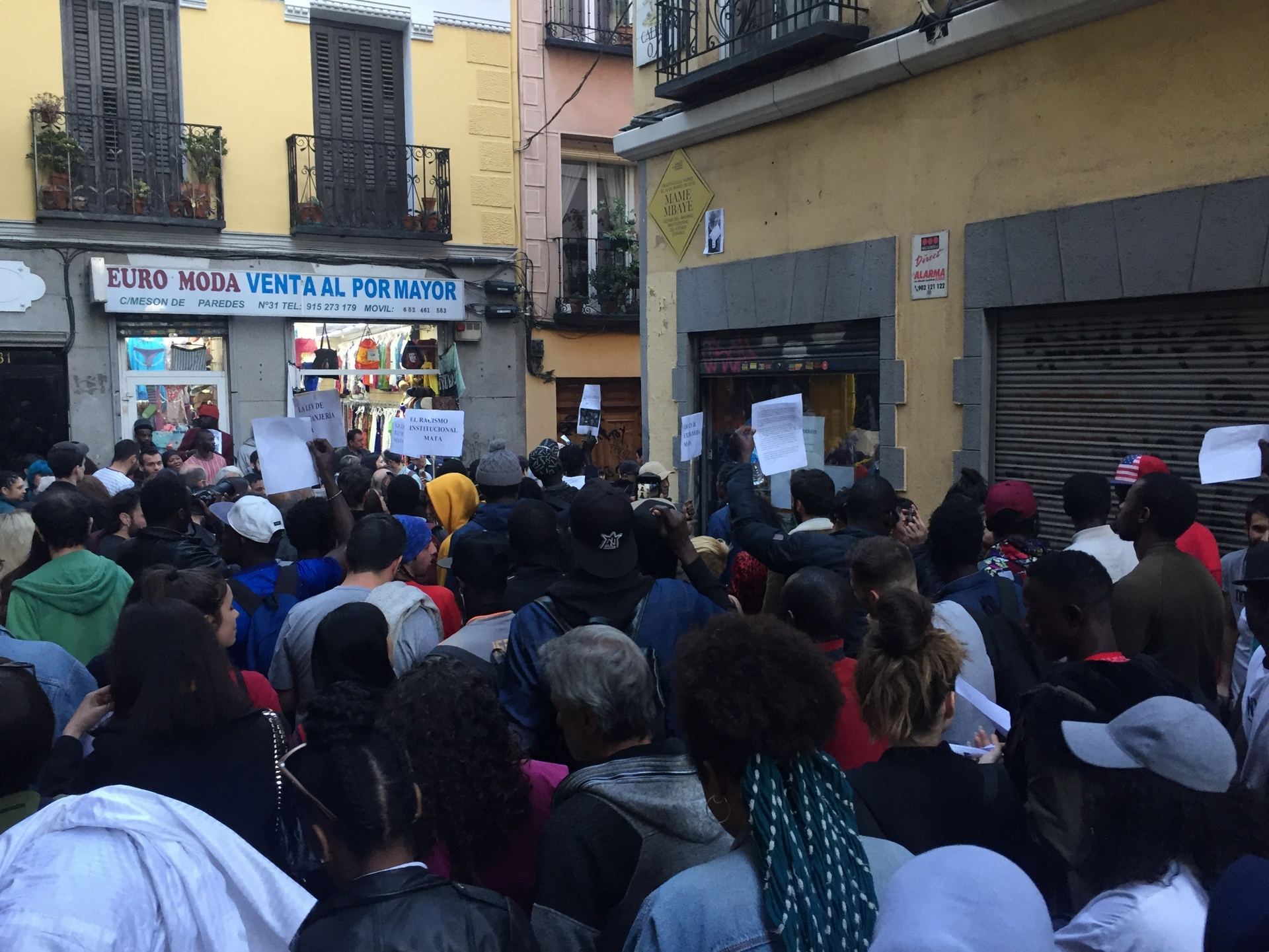 Concentración por el aniversario de la muerte de Mame Mbaye.