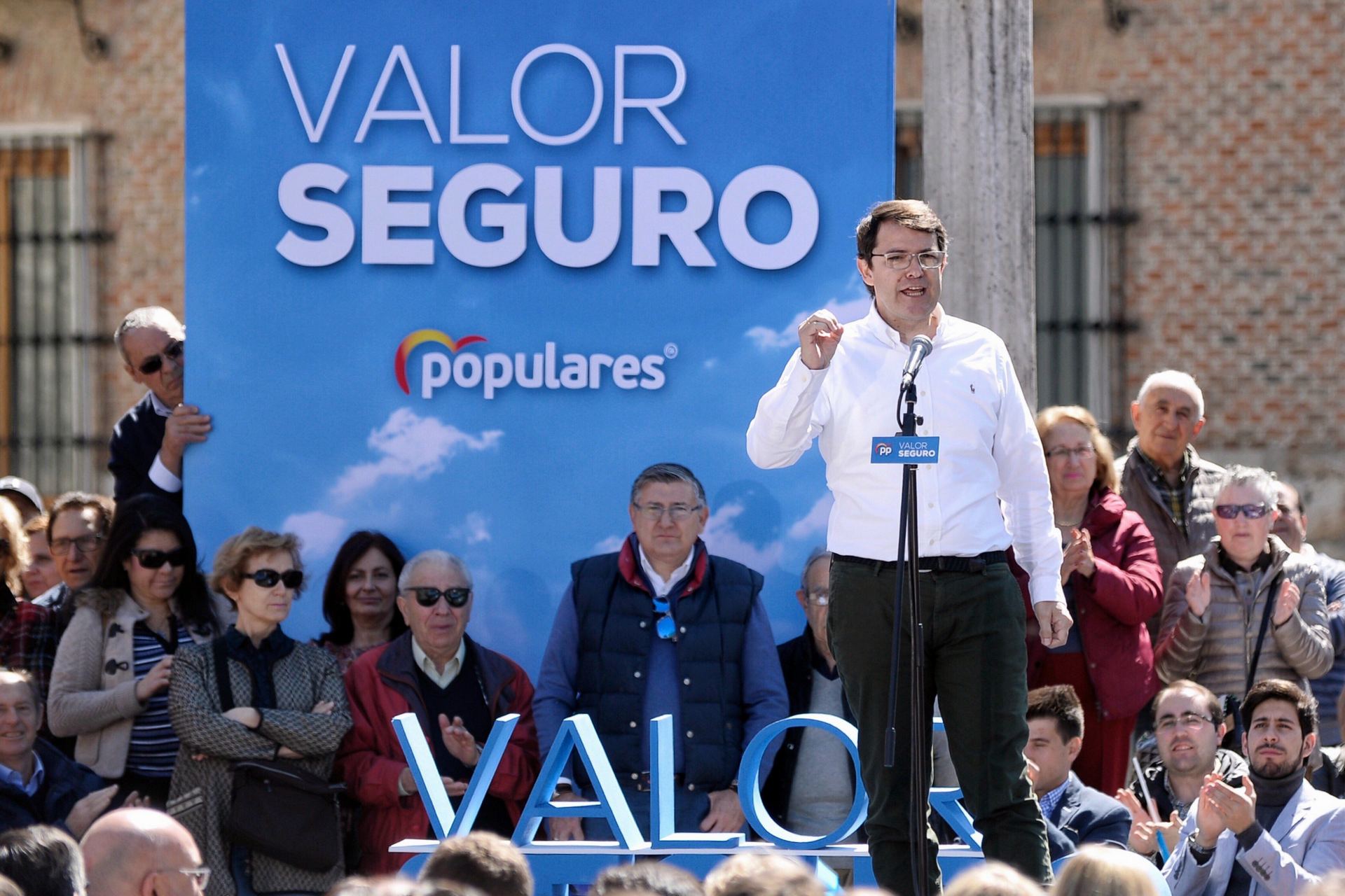 El candidato popular, Alfonso Fernández Mañueco, en el mitin de Valladolid. / efe