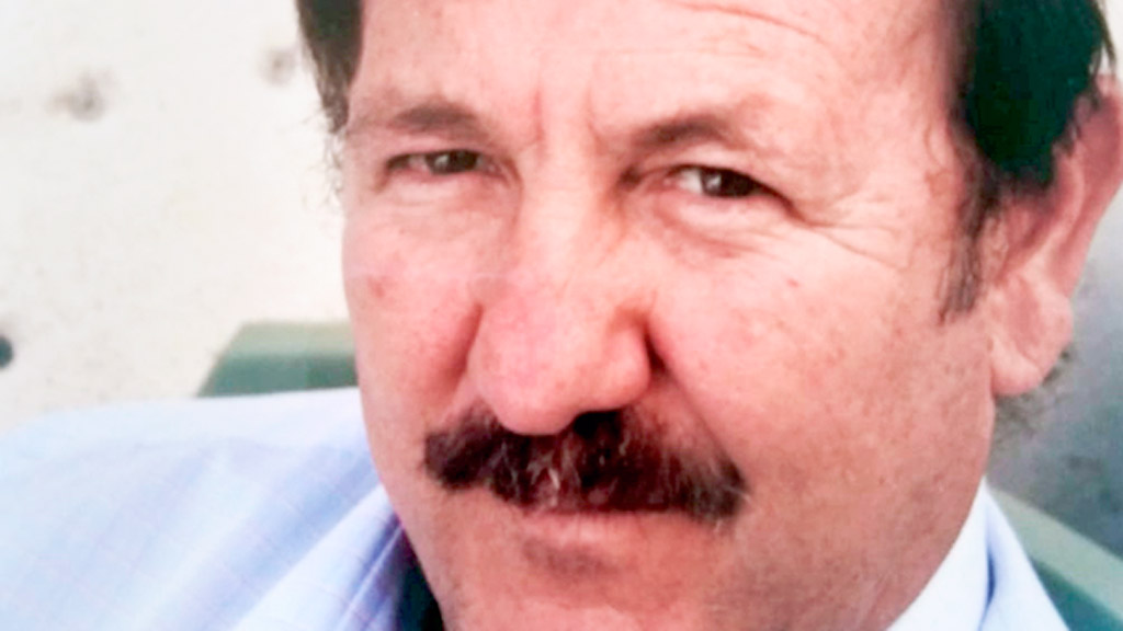 Sobre estas líneas, el segoviano Juan Carlos Camarero y la portada de ‘Pensamientos, deseos y promesas’.