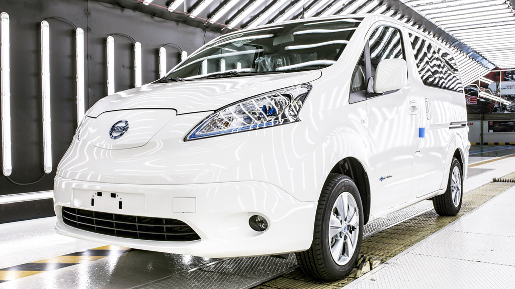 La furgoneta NV200 es uno de los modelos que se fabrica en España, tanto con motor de combustión como eléctrico. / e. A.